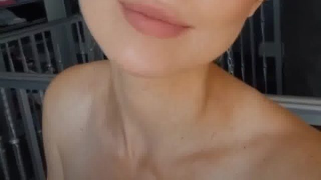 AmandaCerny Video Leak – Tease Big Boobs !
